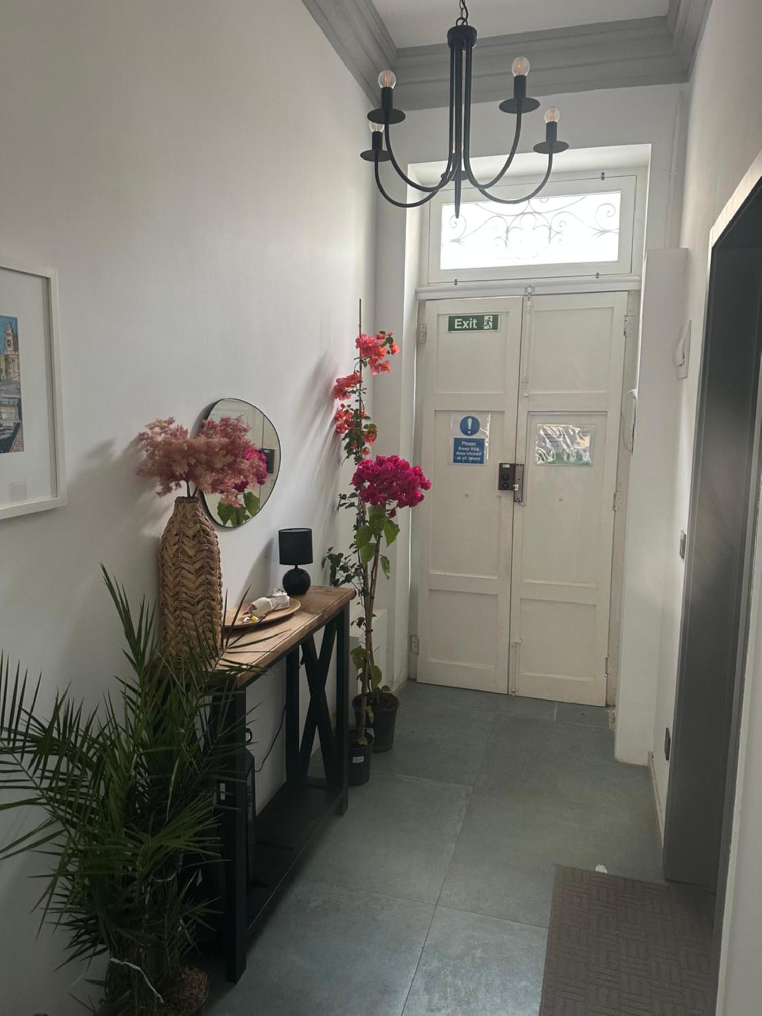 Dahlia - Modern Townhouse Apartman